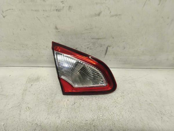 FEU ARRIERE GAUCHE NISSAN - Vue 1